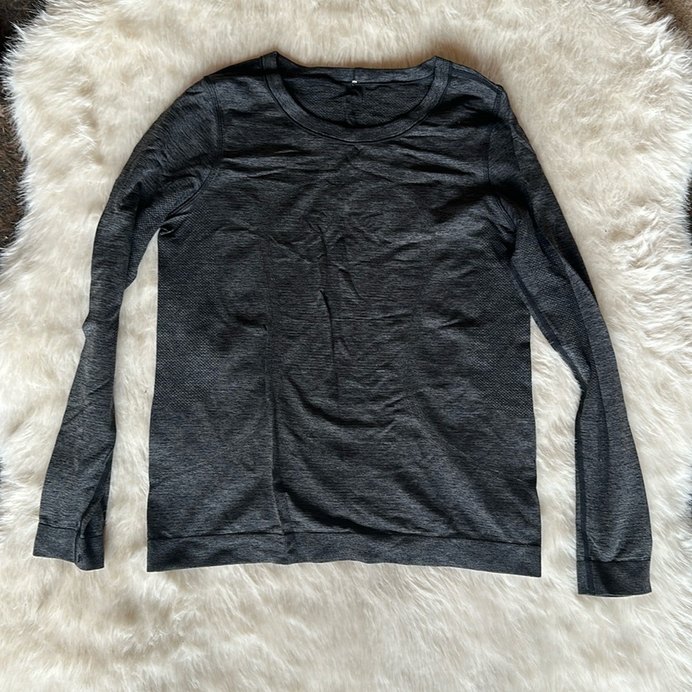 Lululemon long sleeved shirt - grey